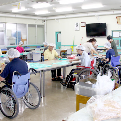 旭光園グループは、青森県弘前市の就労・短期入所・入所・生活介護・デイサービスを行う障がい者支援施設です。